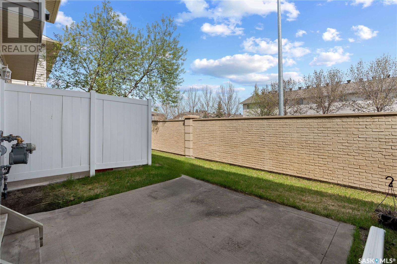 Single Family House 2 Level for Sale in  Cranbourn CRESCENT Regina 