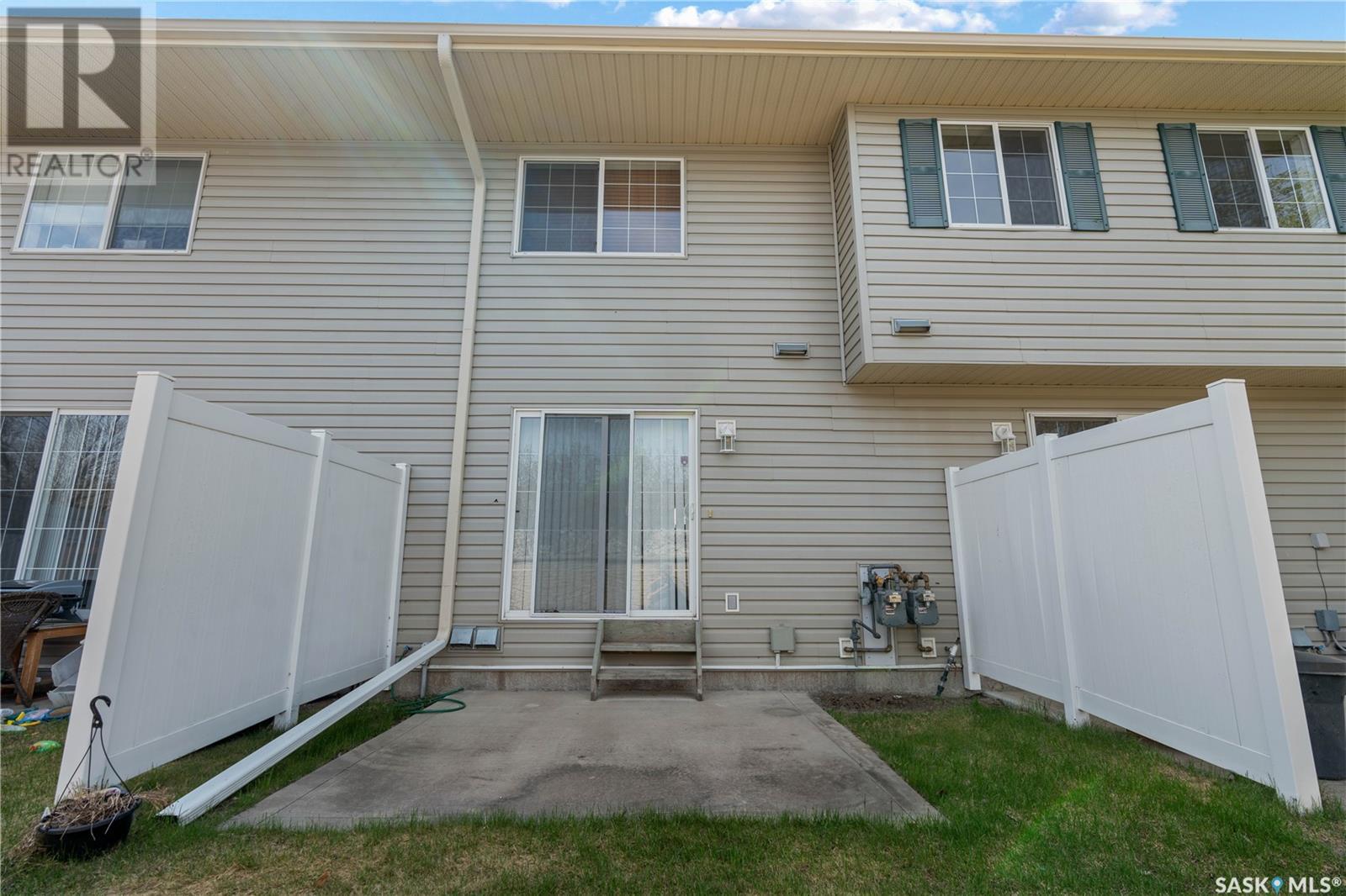 Single Family House 2 Level for Sale in  Cranbourn CRESCENT Regina 