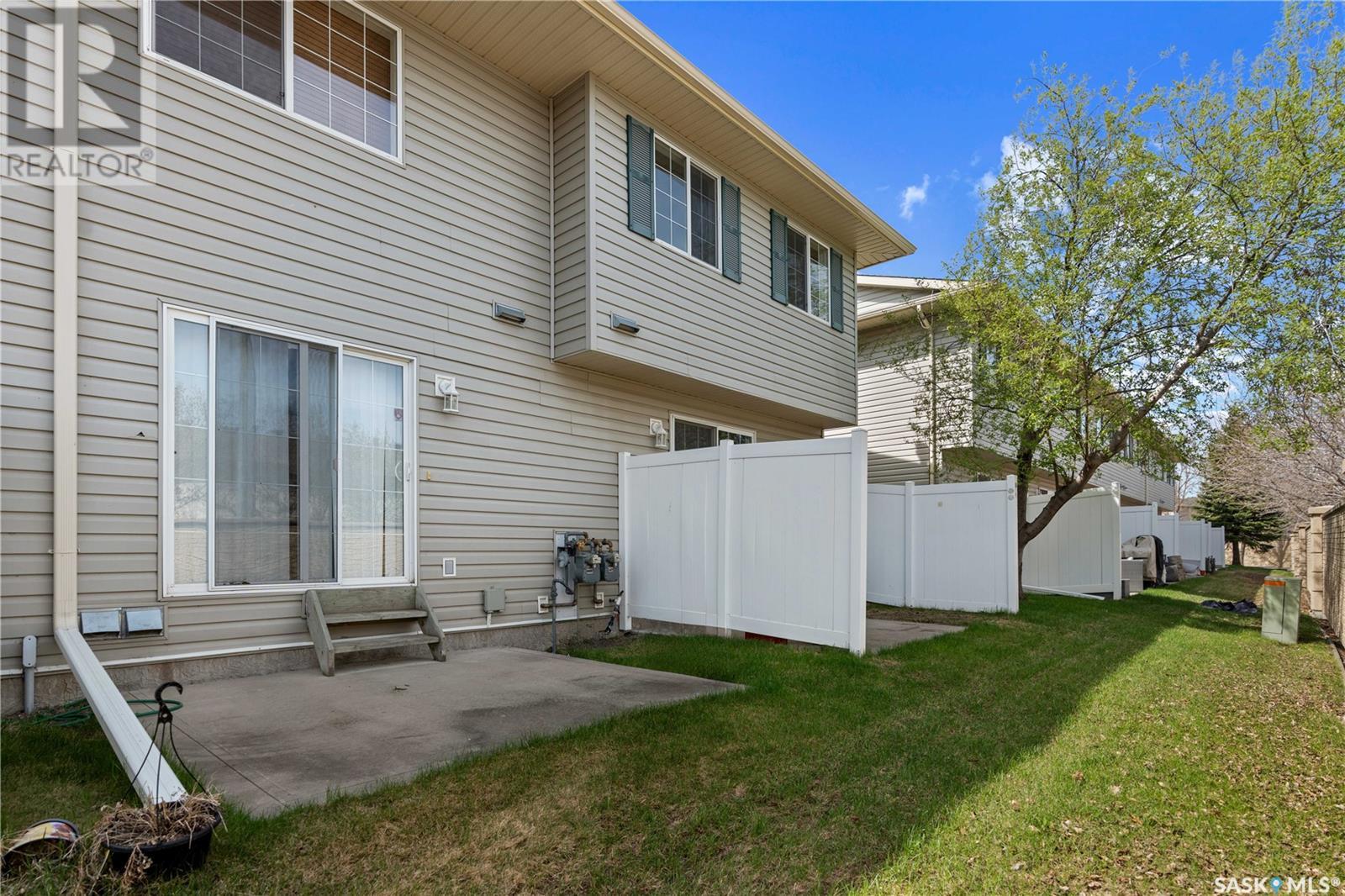 Single Family House 2 Level for Sale in  Cranbourn CRESCENT Regina 