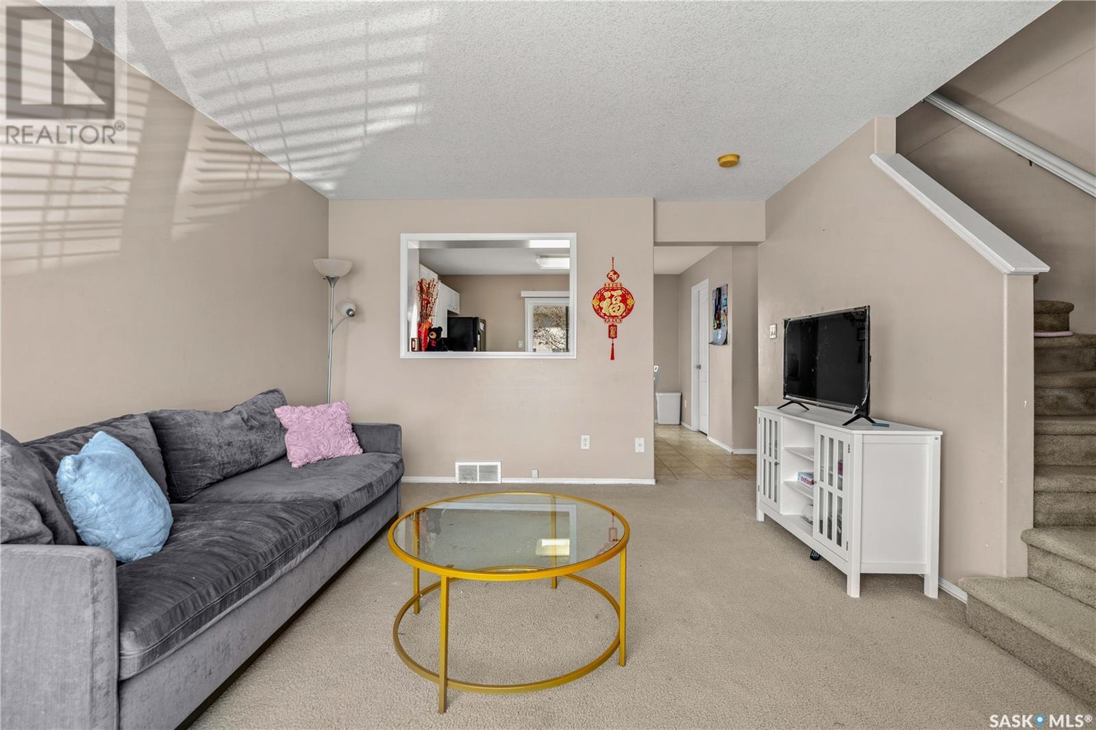 Single Family House 2 Level for Sale in  Cranbourn CRESCENT Regina 