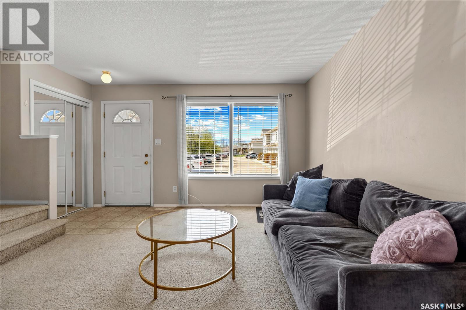 Single Family House 2 Level for Sale in  Cranbourn CRESCENT Regina 
