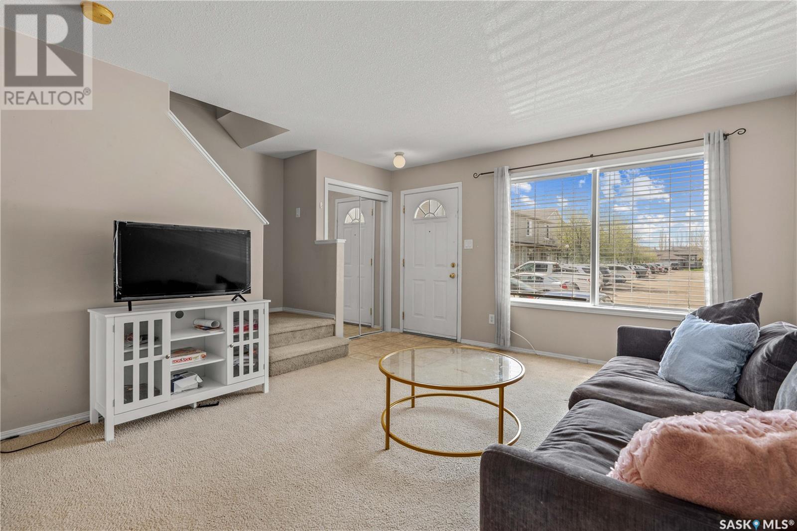 Single Family House 2 Level for Sale in  Cranbourn CRESCENT Regina 