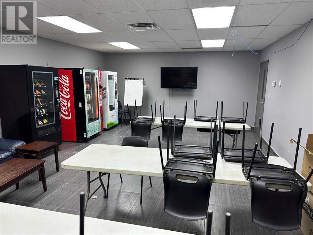 Photo 11 of 9510 78 Avenue, Clairmont AB