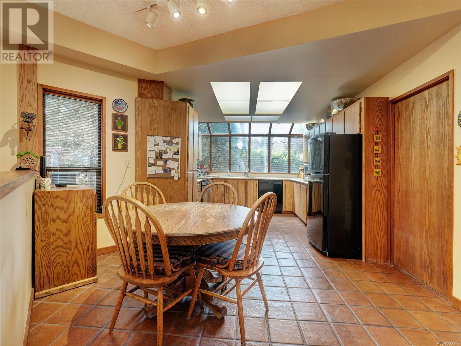 2761 Arbutus Rd, Saanich