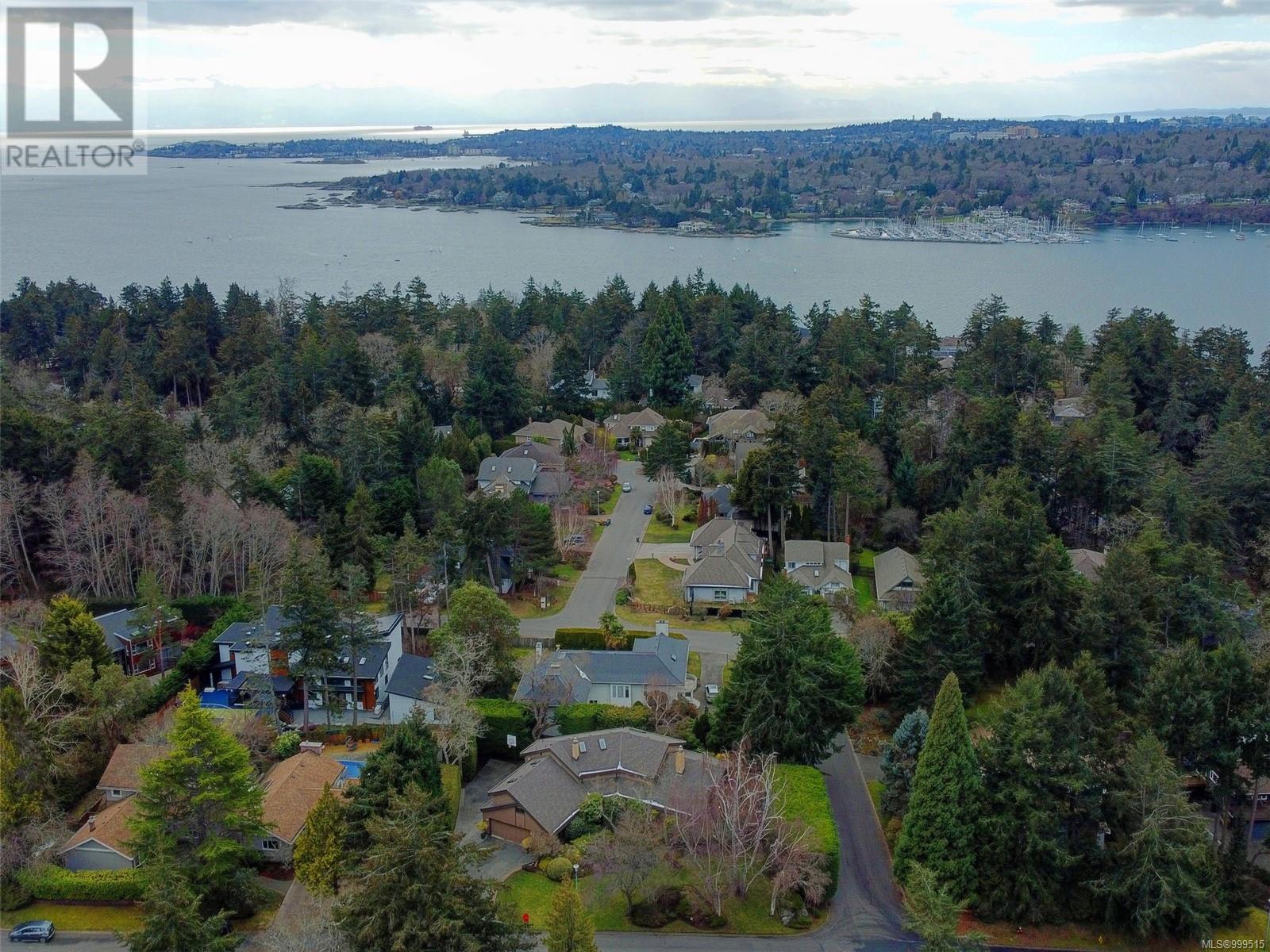 2761 Arbutus Rd, Saanich