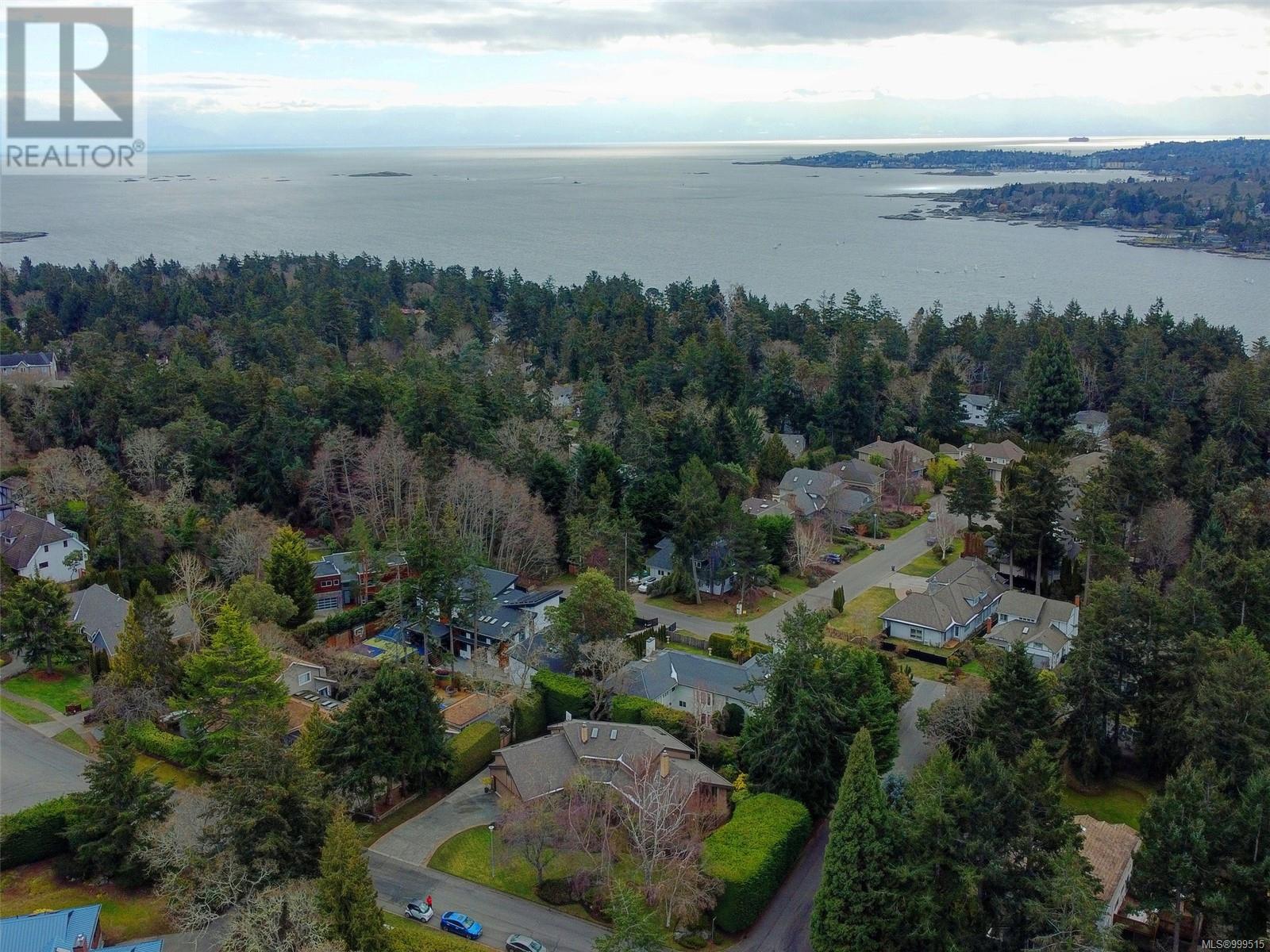 2761 Arbutus Rd, Saanich