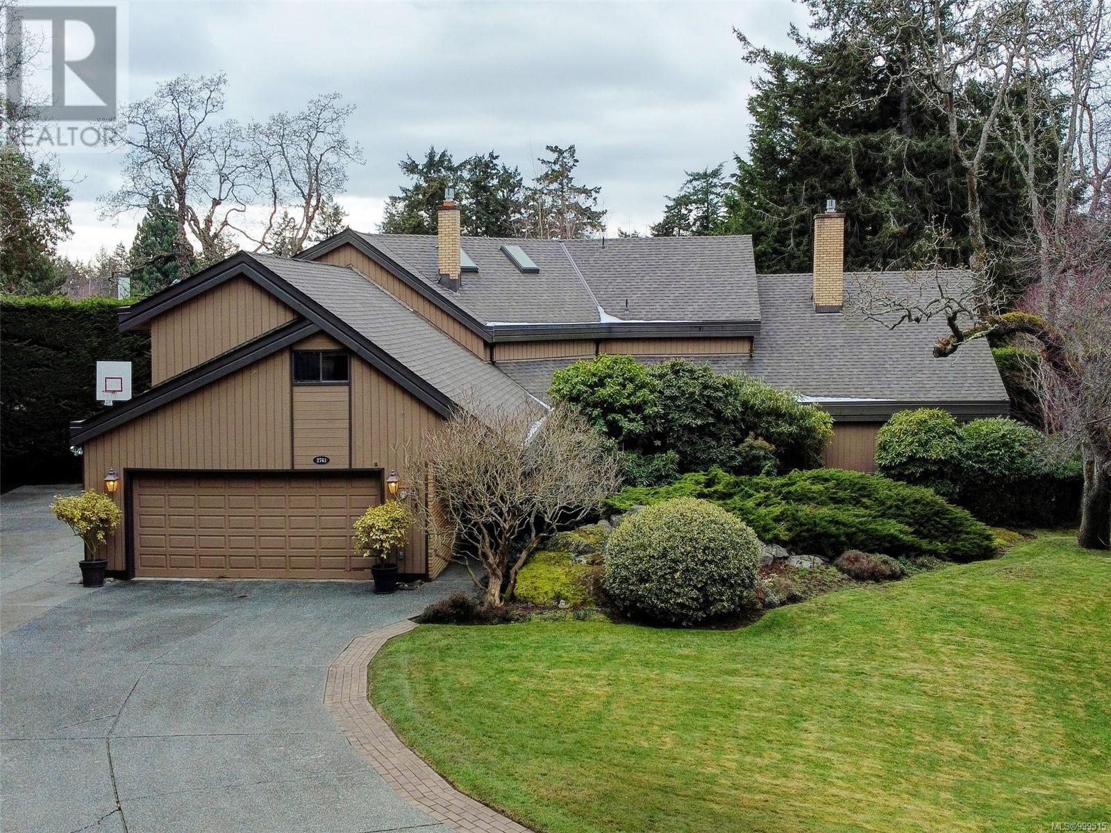 2761 Arbutus Rd, Saanich