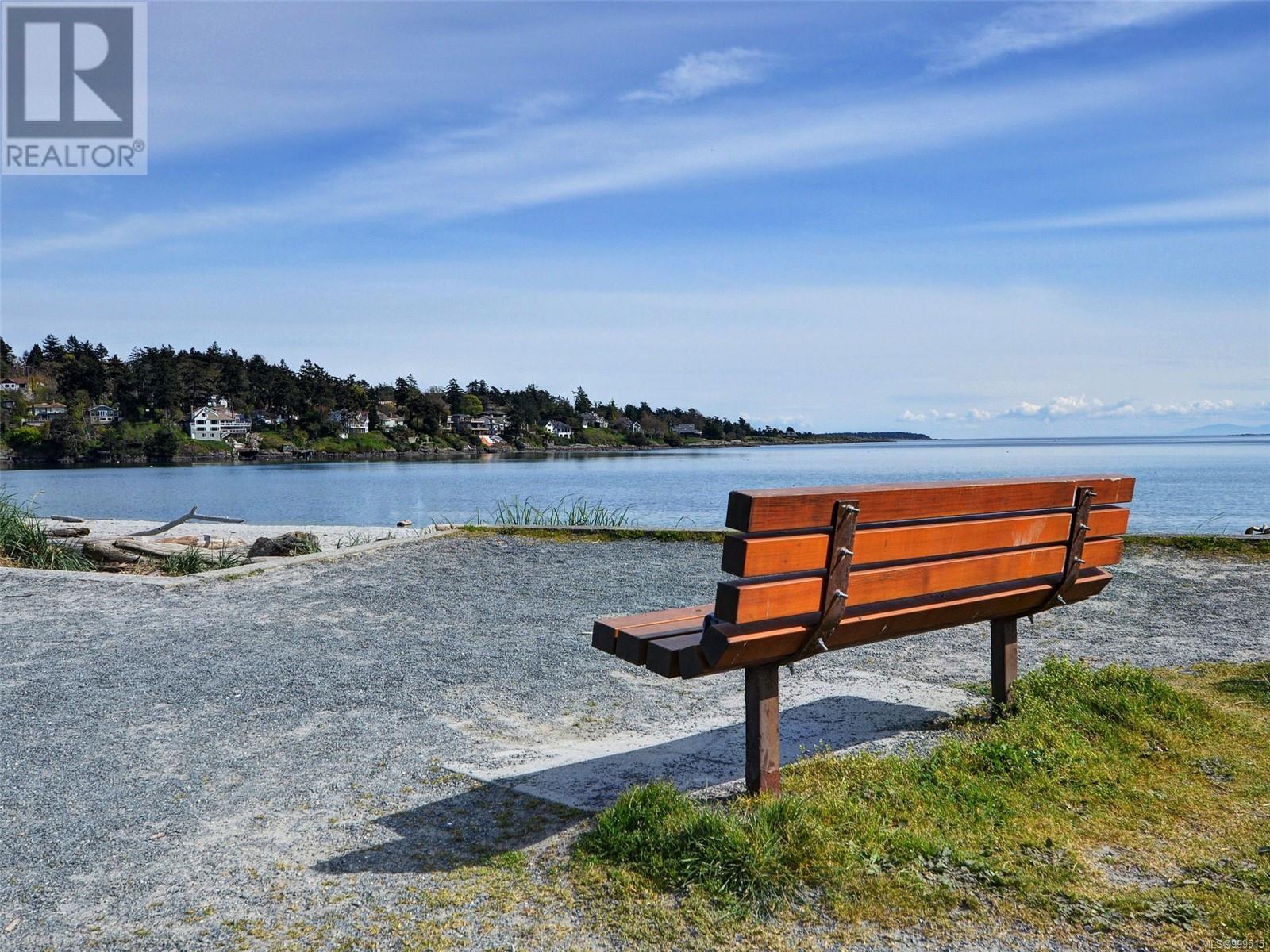 2761 Arbutus Rd, Saanich