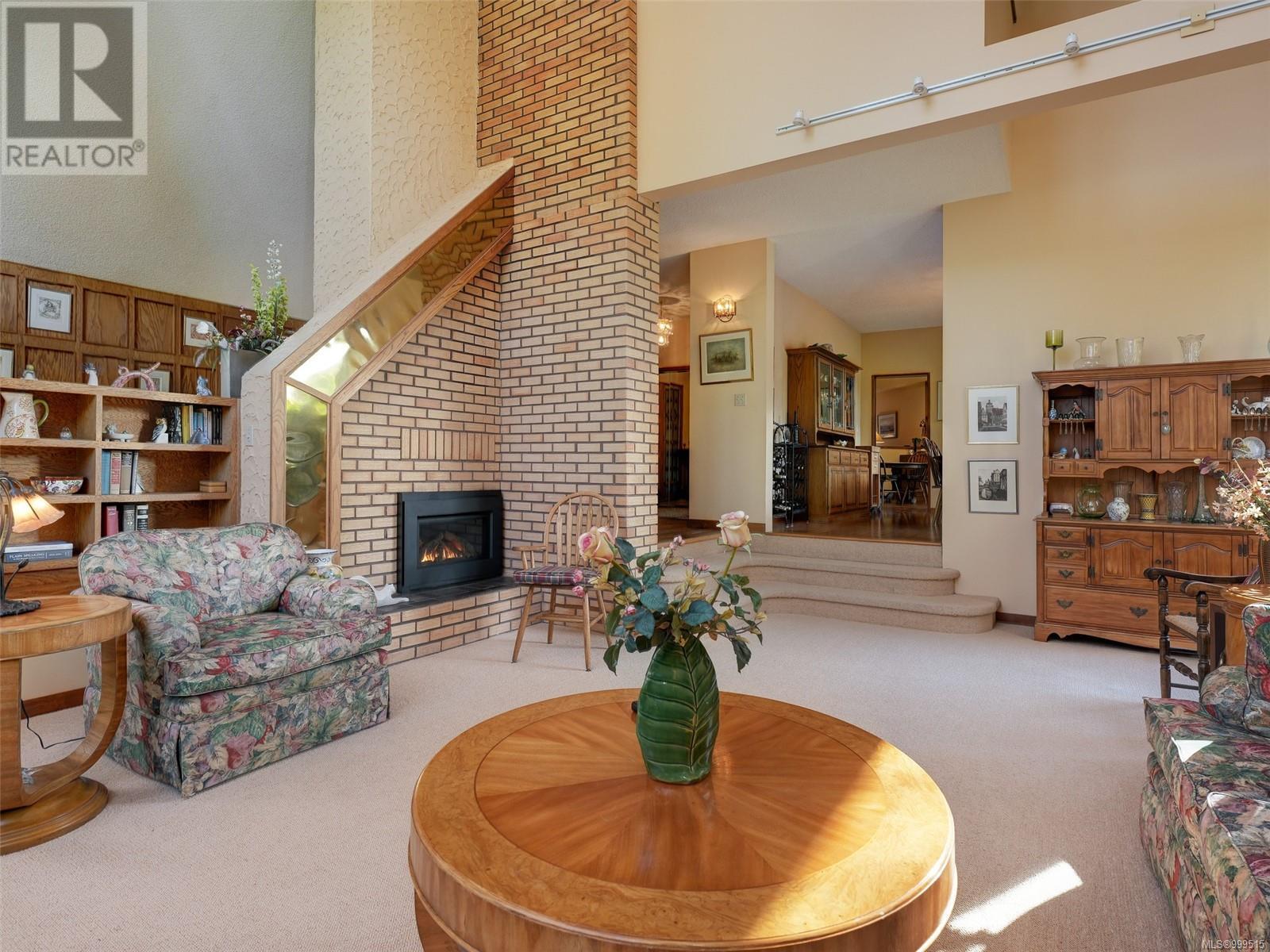 2761 Arbutus Rd, Saanich