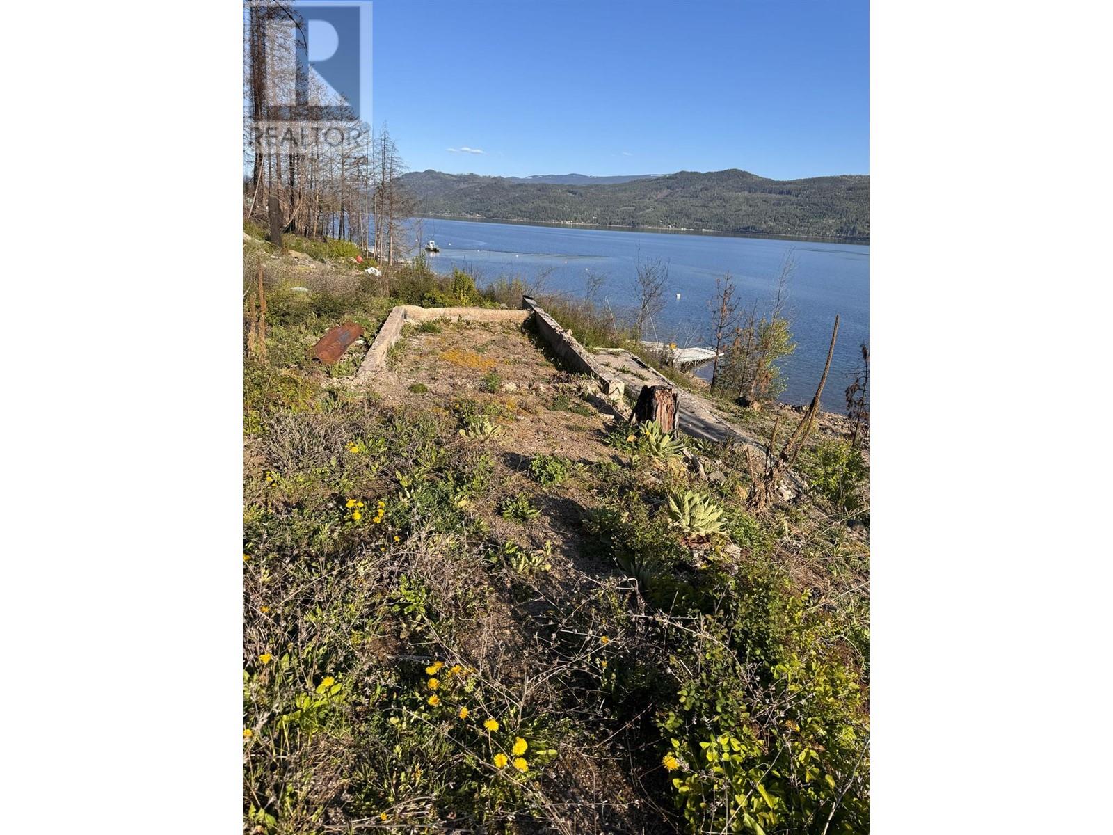  5022 Squilax-Anglemont Road, Celista
