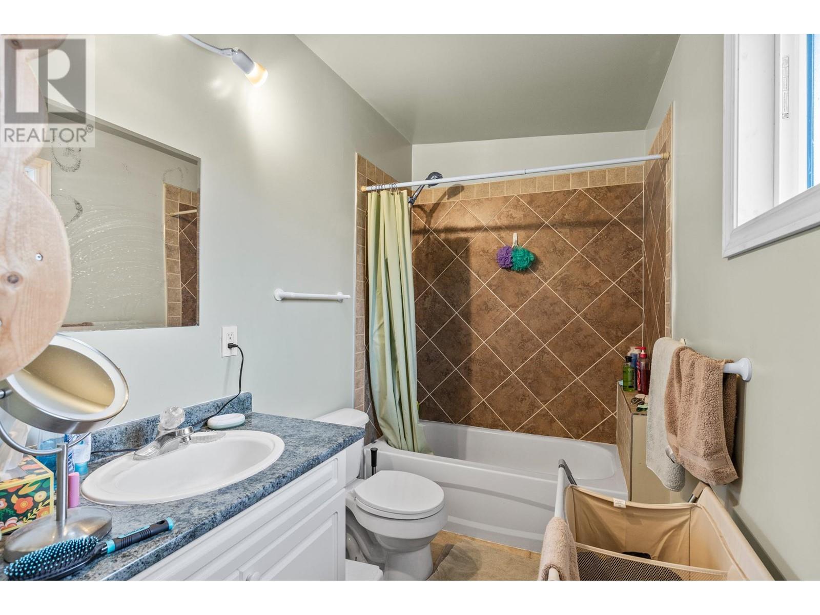  605 Dell Road, Kelowna