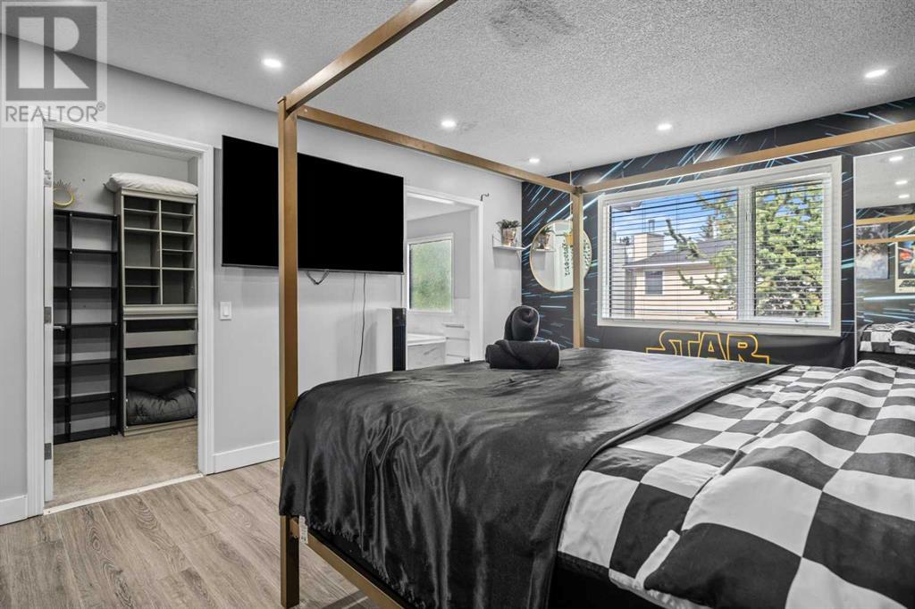 Single Family House for Sale in  Douglas Park Boulevard SE Douglasdale/Glen Calgary 