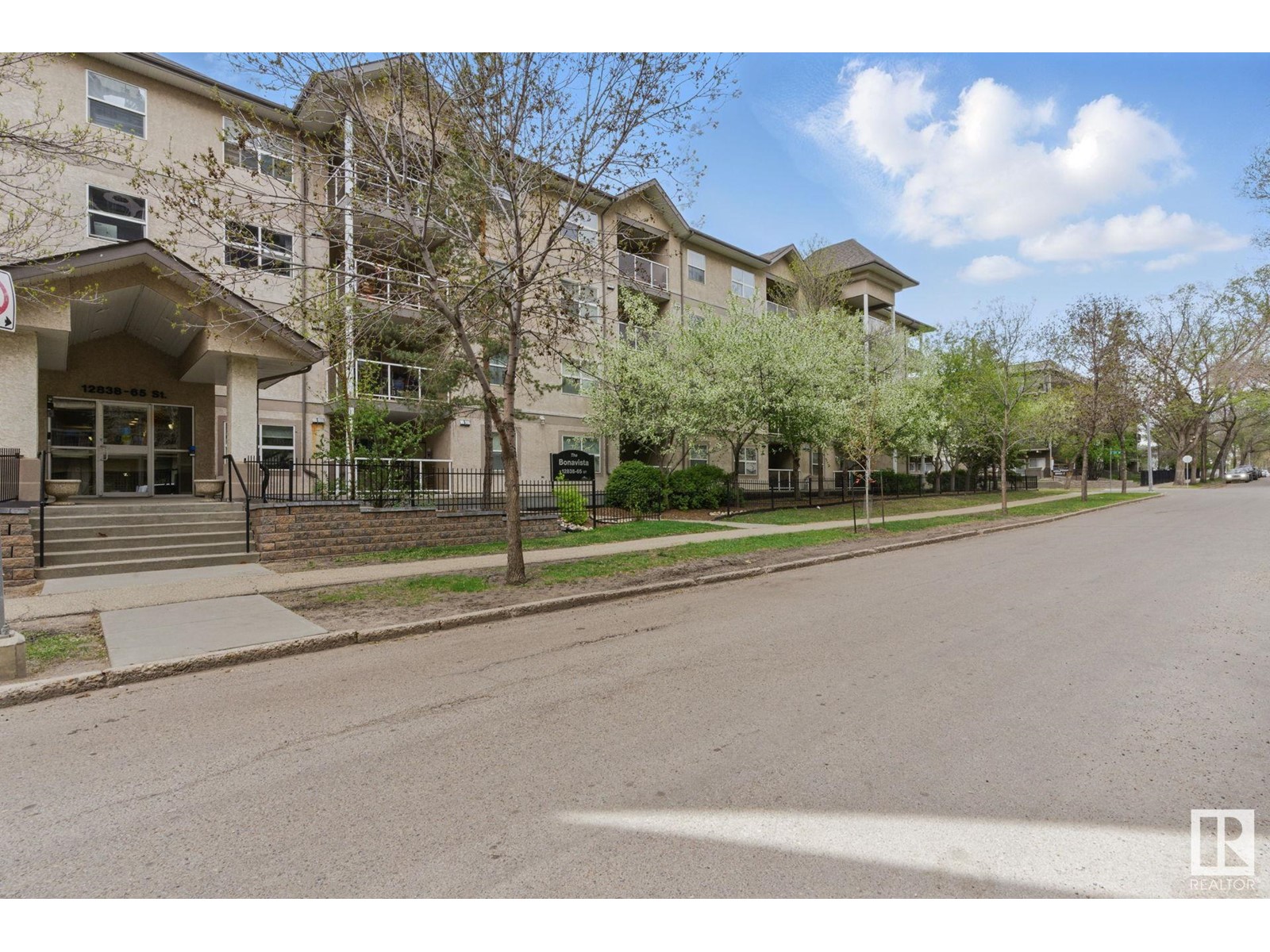 Single Family House for Sale in #   ST NW Edmonton 