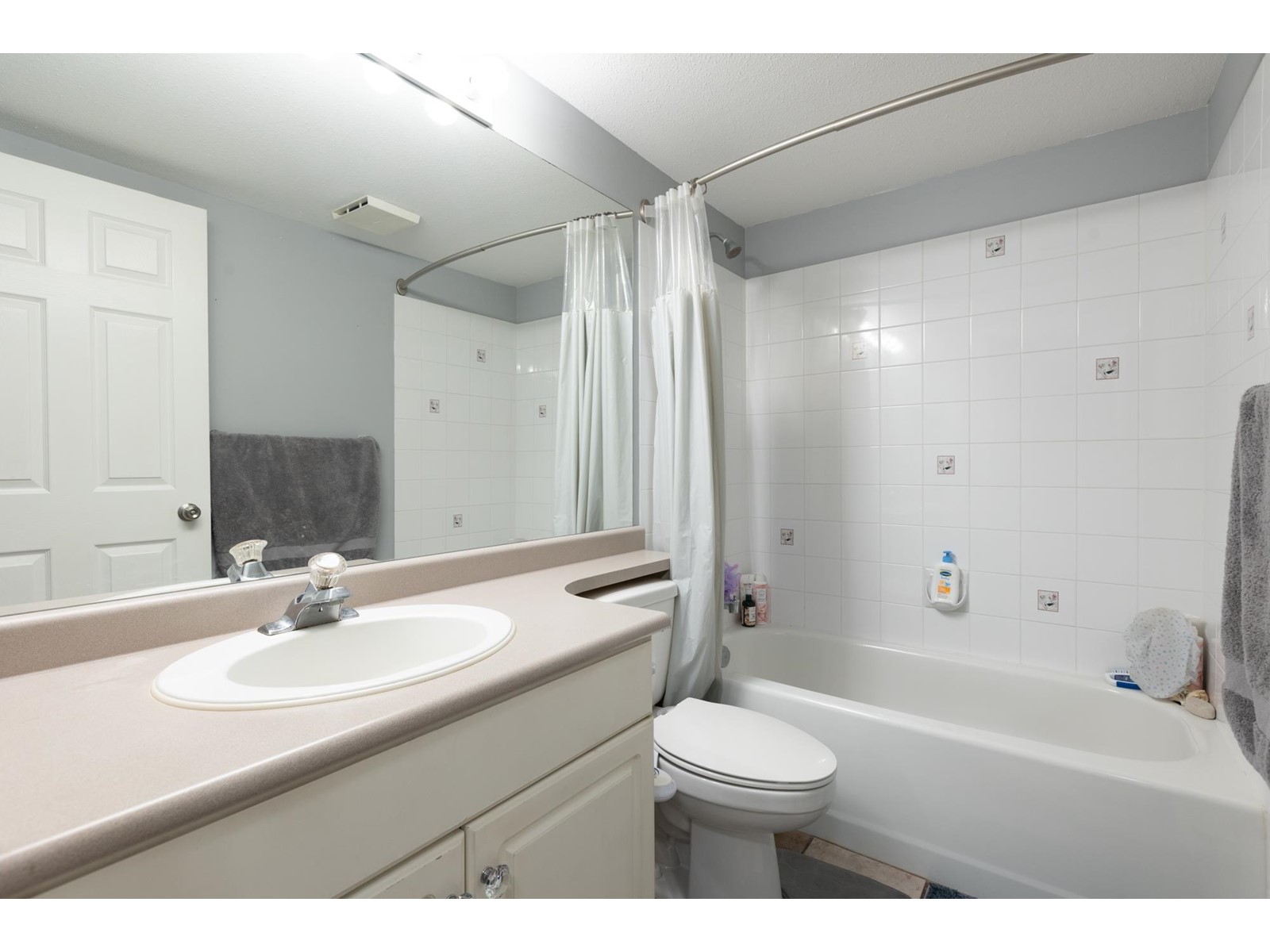 209 2435 CENTER STREET, Abbotsford real estate listing R2957121