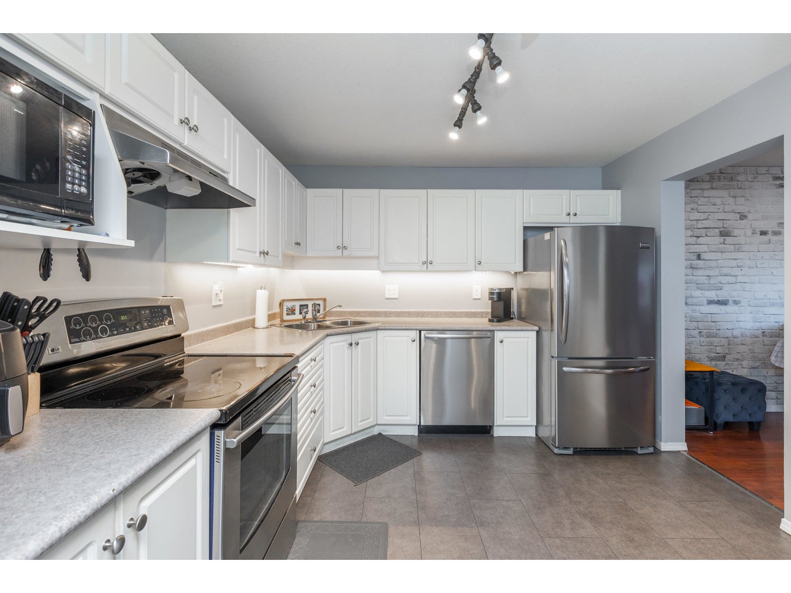 209 2435 CENTER STREET, Abbotsford real estate listing R2957121