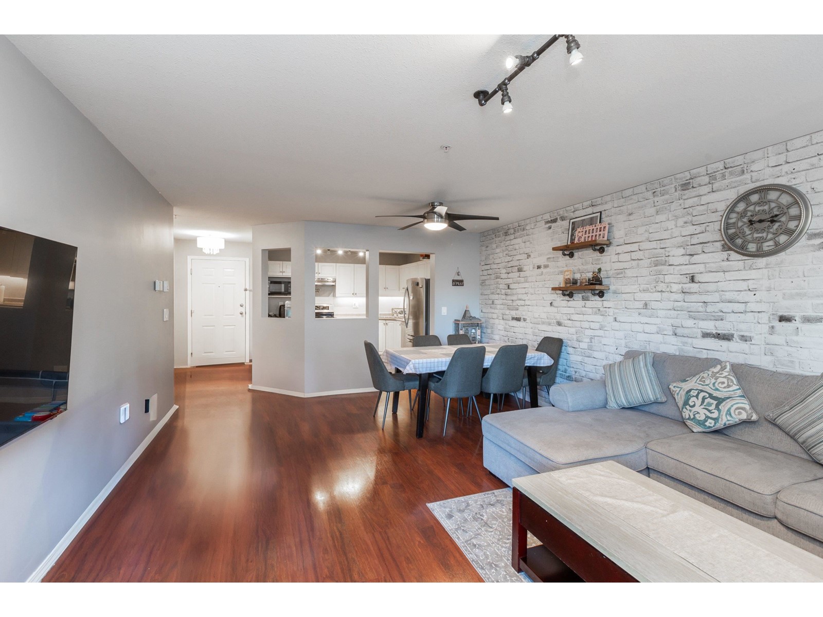 209 2435 CENTER STREET, Abbotsford real estate listing R2957121