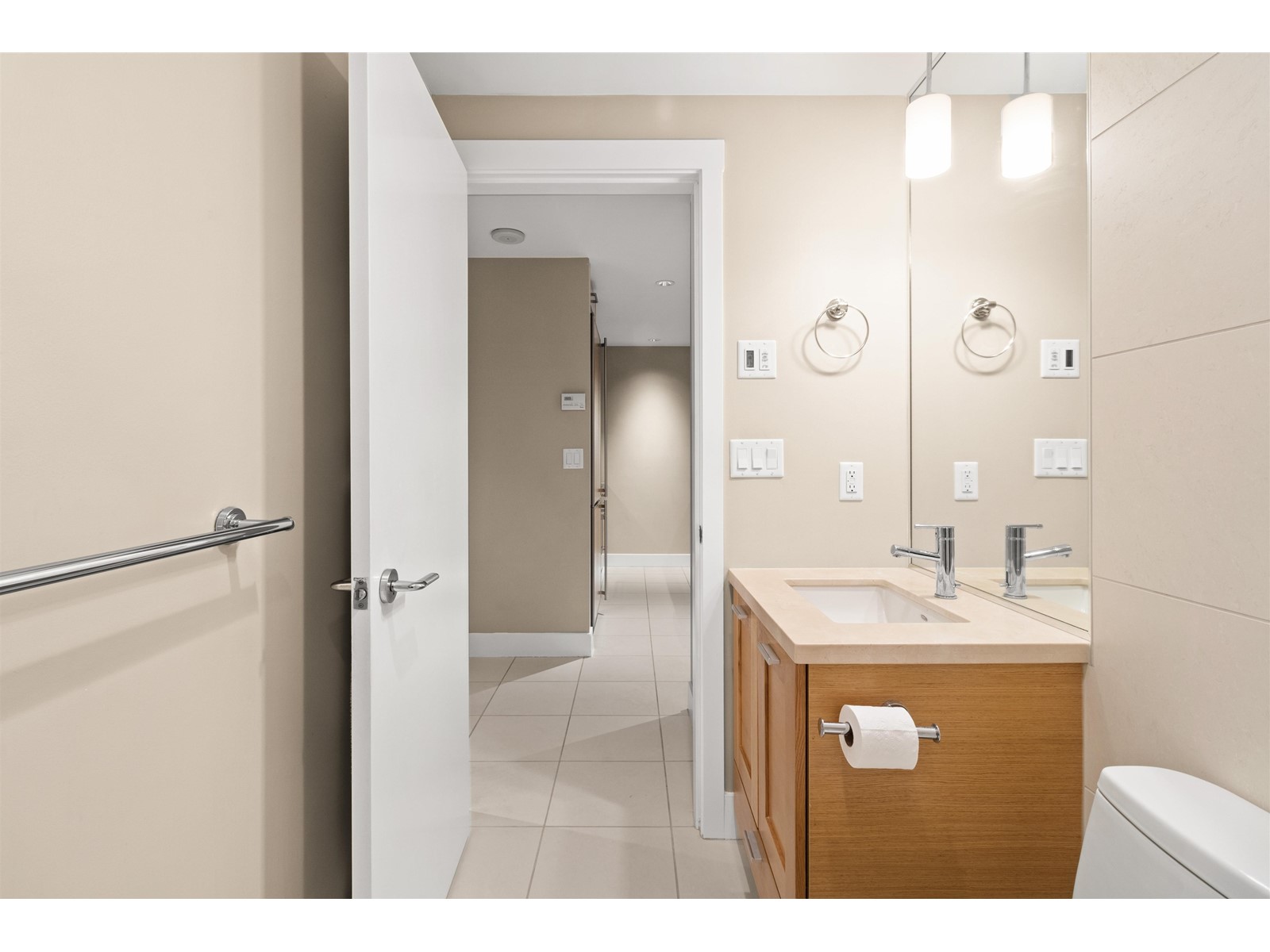 403 15152 RUSSELL AVENUE, White Rock real estate listing R2959250