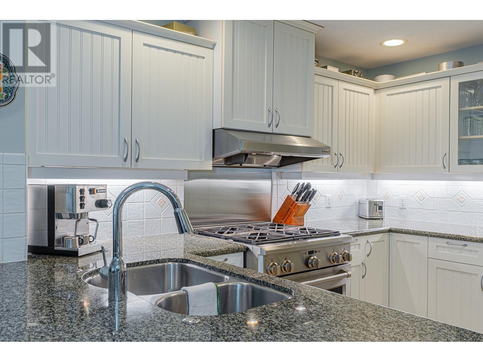 16 BEACH DRIVE, Furry Creek real estate listing R2961956