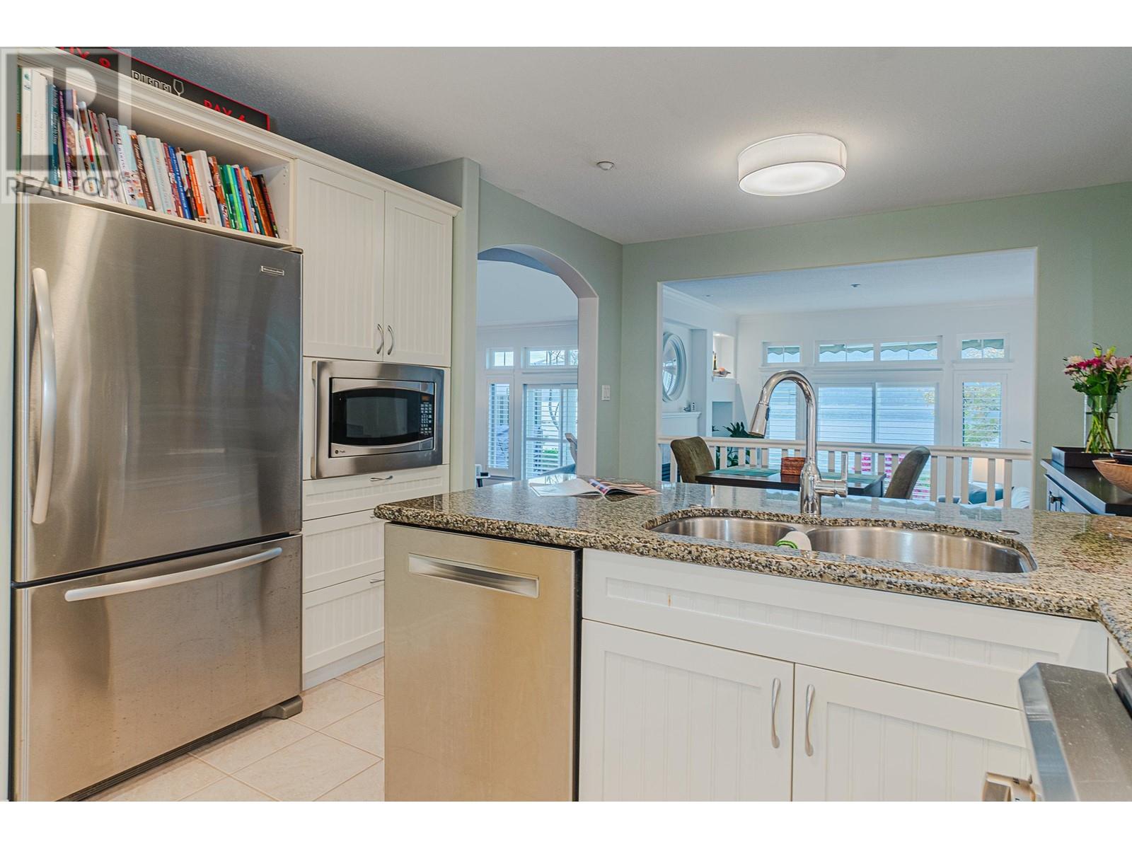16 BEACH DRIVE, Furry Creek real estate listing R2961956