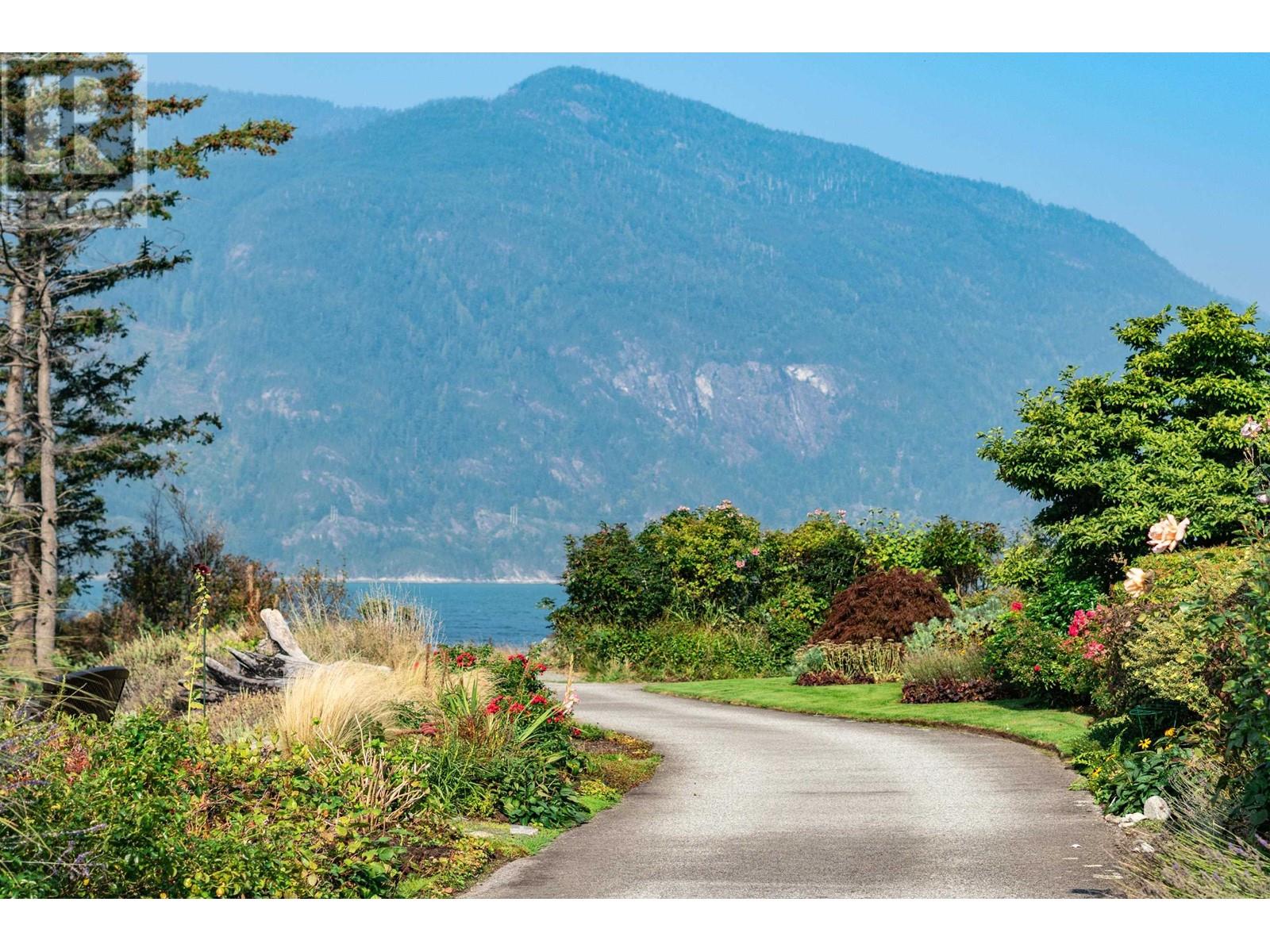 16 BEACH DRIVE, Furry Creek real estate listing R2961956
