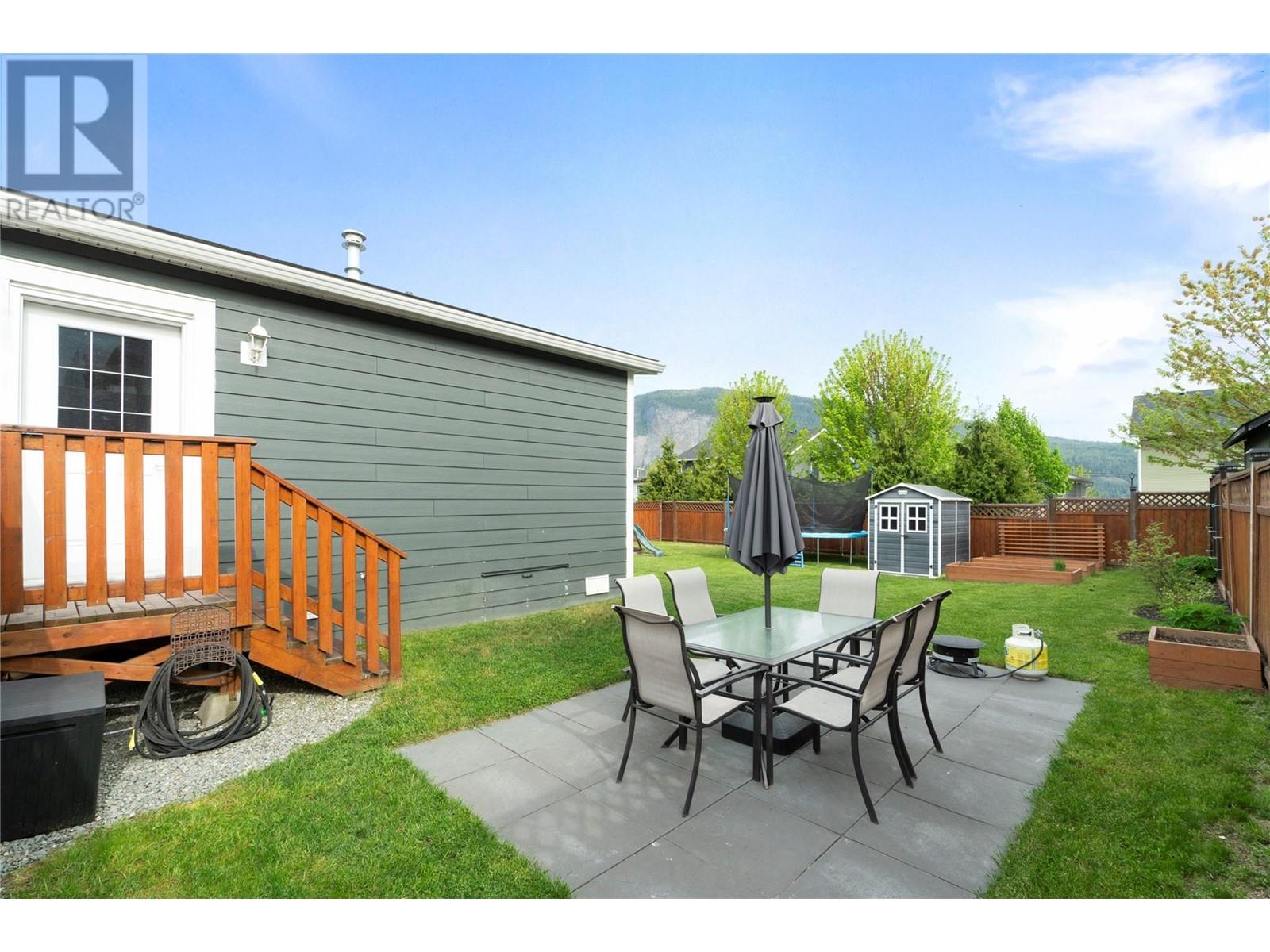  5441 73 Avenue Northeast, Salmon Arm