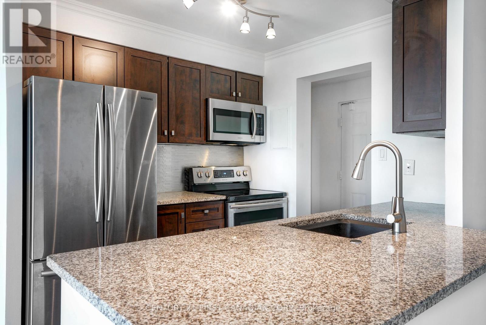 Photo 13 of 402 363 Colborne Street, London East ON