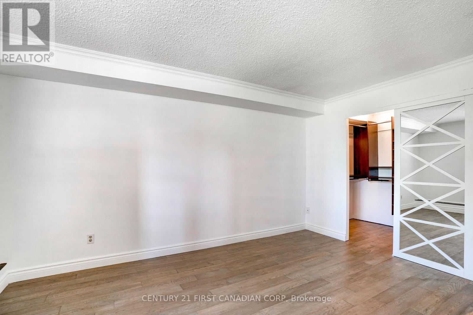 Photo 21 of 402 363 Colborne Street, London East ON