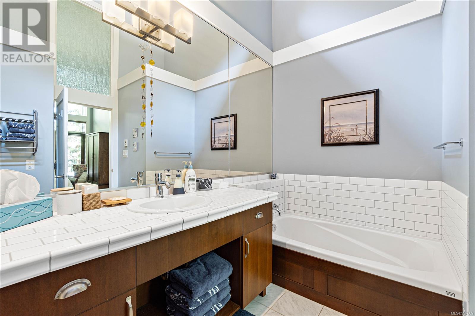 66 1059 Tanglewood Pl, Parksville real estate listing 997889