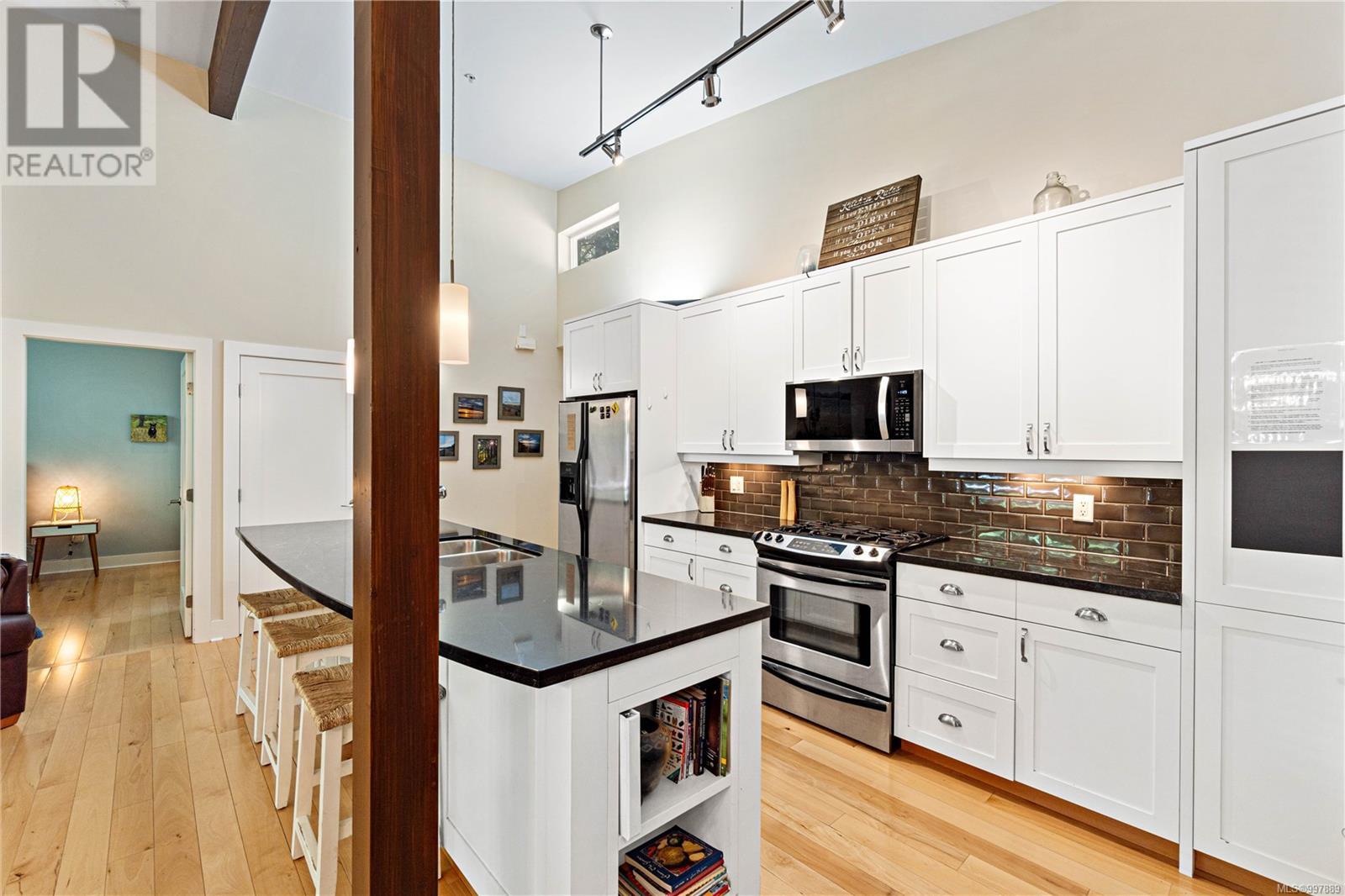 66 1059 Tanglewood Pl, Parksville real estate listing 997889