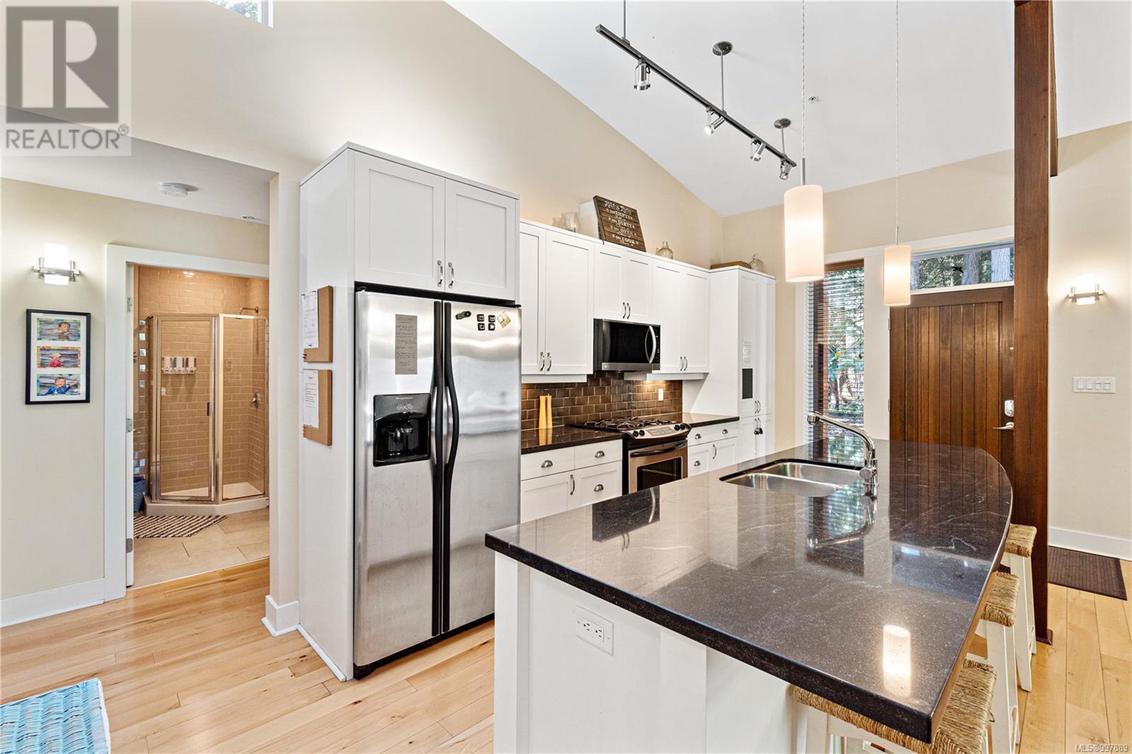 66 1059 Tanglewood Pl, Parksville real estate listing 997889