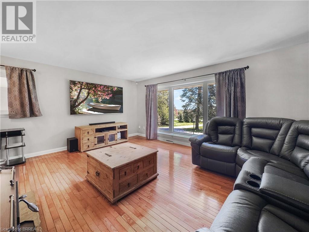 Photo 13 of 43 Pleasant Ridge Road, Brantford ON