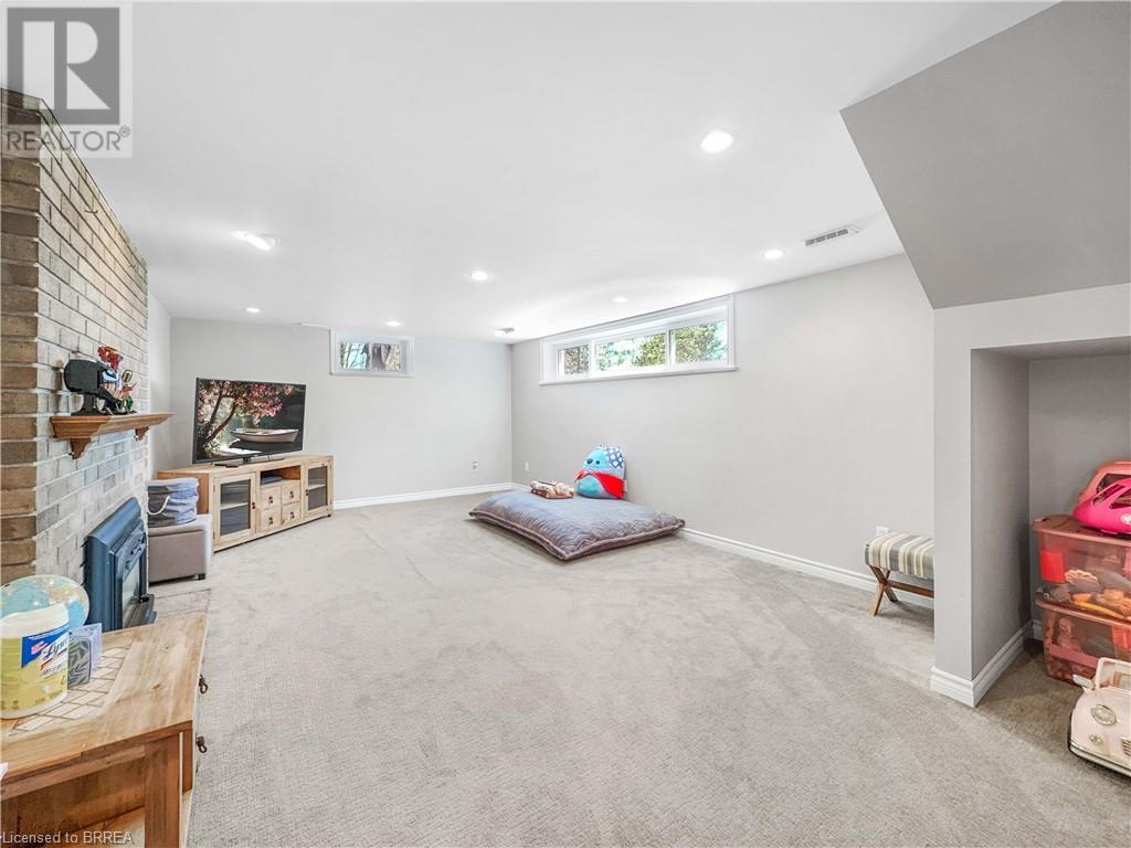 Photo 47 of 43 Pleasant Ridge Road, Brantford ON