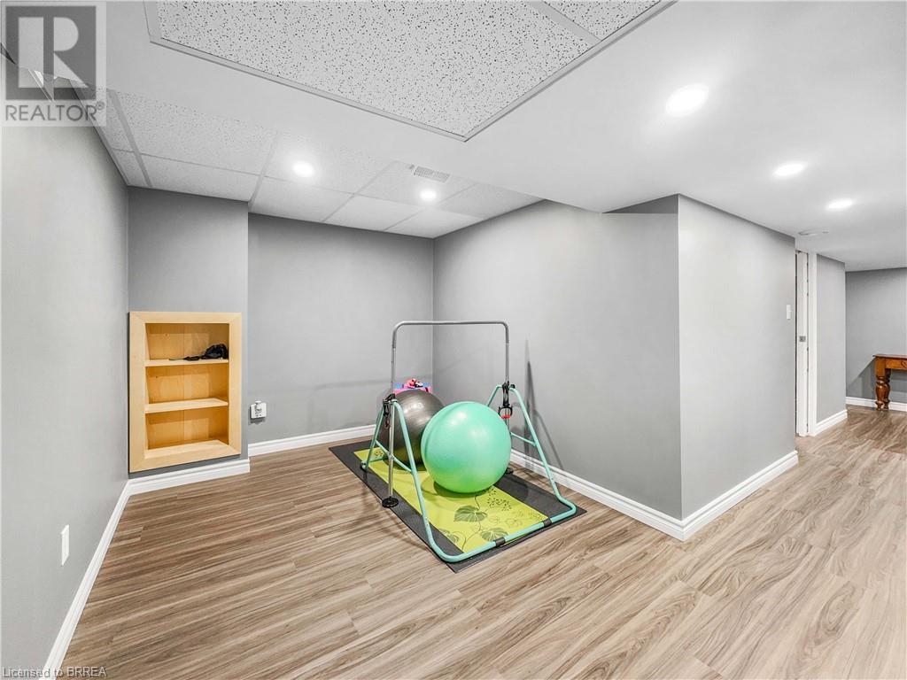 Photo 9 of 43 Pleasant Ridge Road, Brantford ON