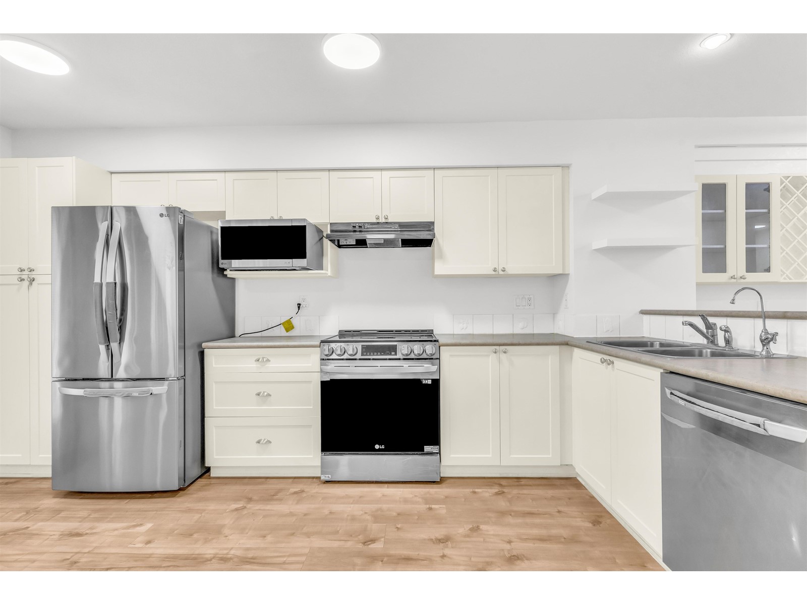 Photo 10 of 119 12711 64 Avenue, Surrey BC