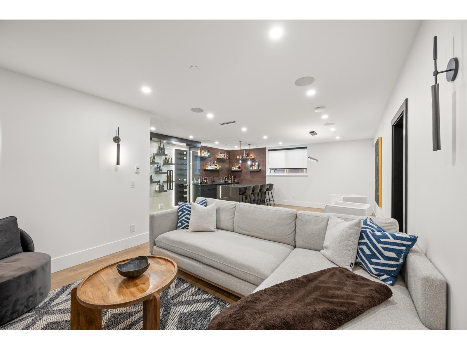 1265 KENT STREET, White Rock real estate listing R2953488