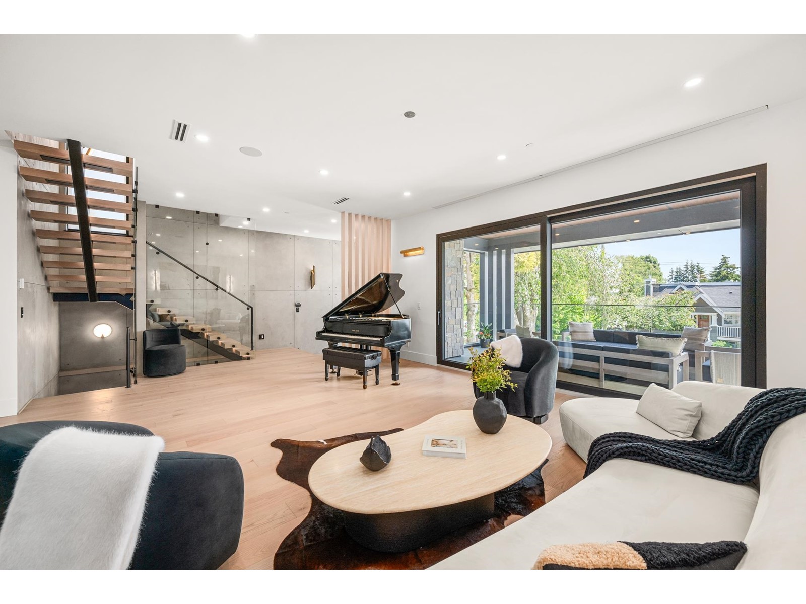 1265 KENT STREET, White Rock real estate listing R2953488