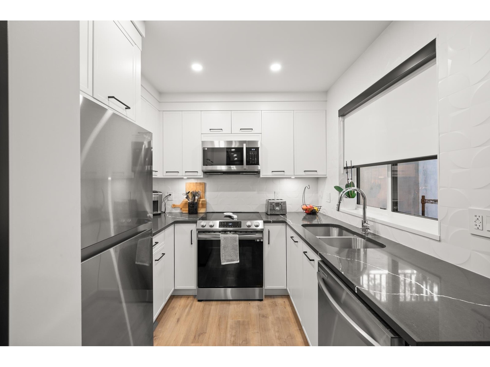 1265 KENT STREET, White Rock real estate listing R2953488