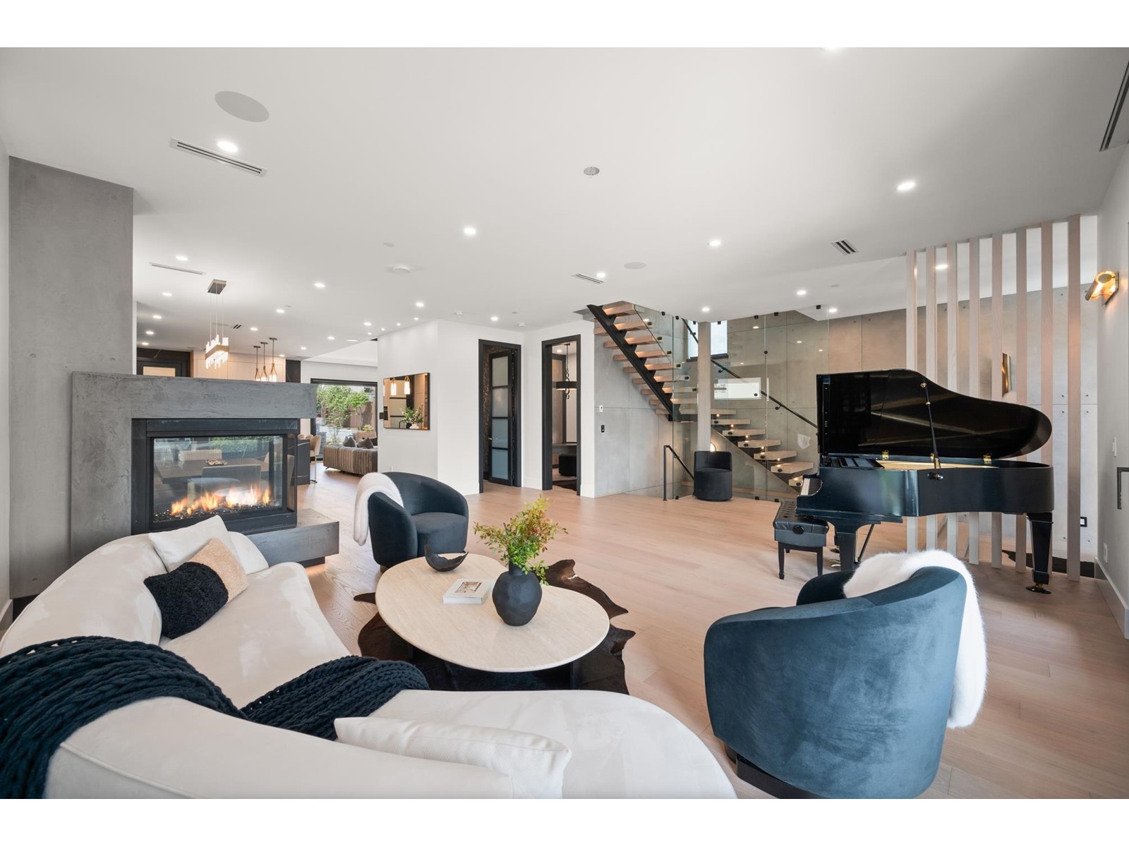1265 KENT STREET, White Rock real estate listing R2953488