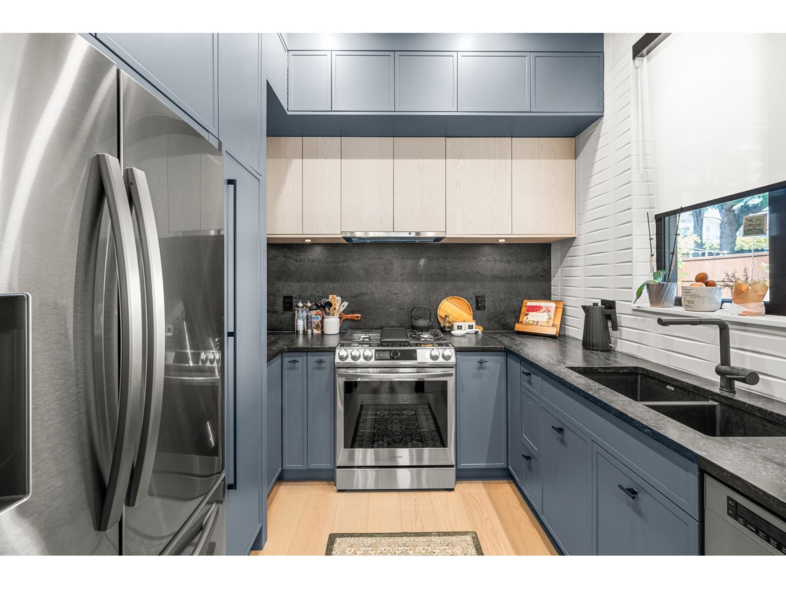 1265 KENT STREET, White Rock real estate listing R2953488