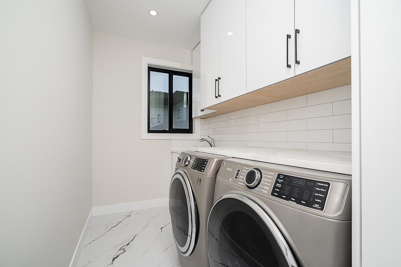Photo 32 of 20347 27 Avenue, Langley BC