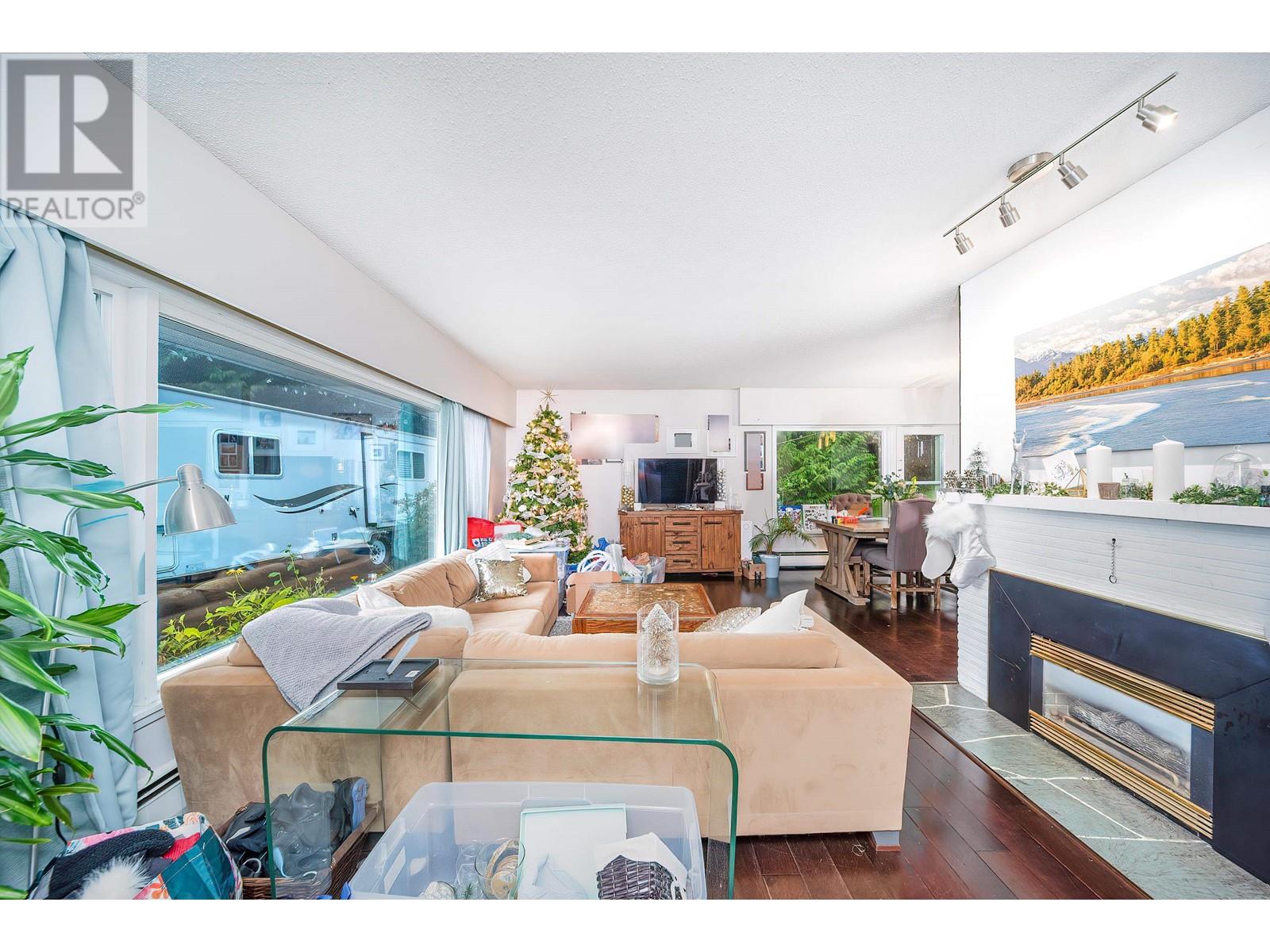 77 DESSWOOD PLACE, West Vancouver real estate listing for sale