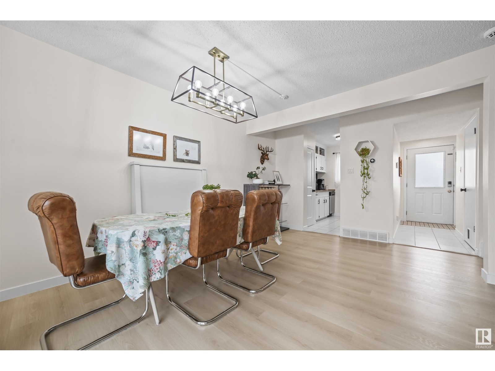 11492 139 AV NW, Edmonton