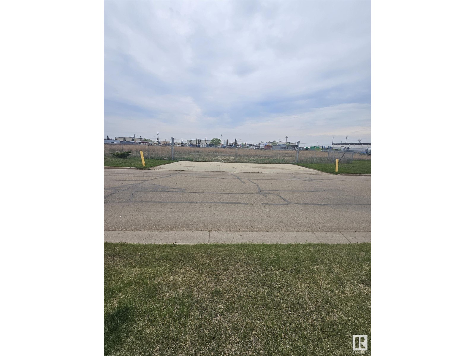 Photo 1 of 6632 44 St, Leduc AB