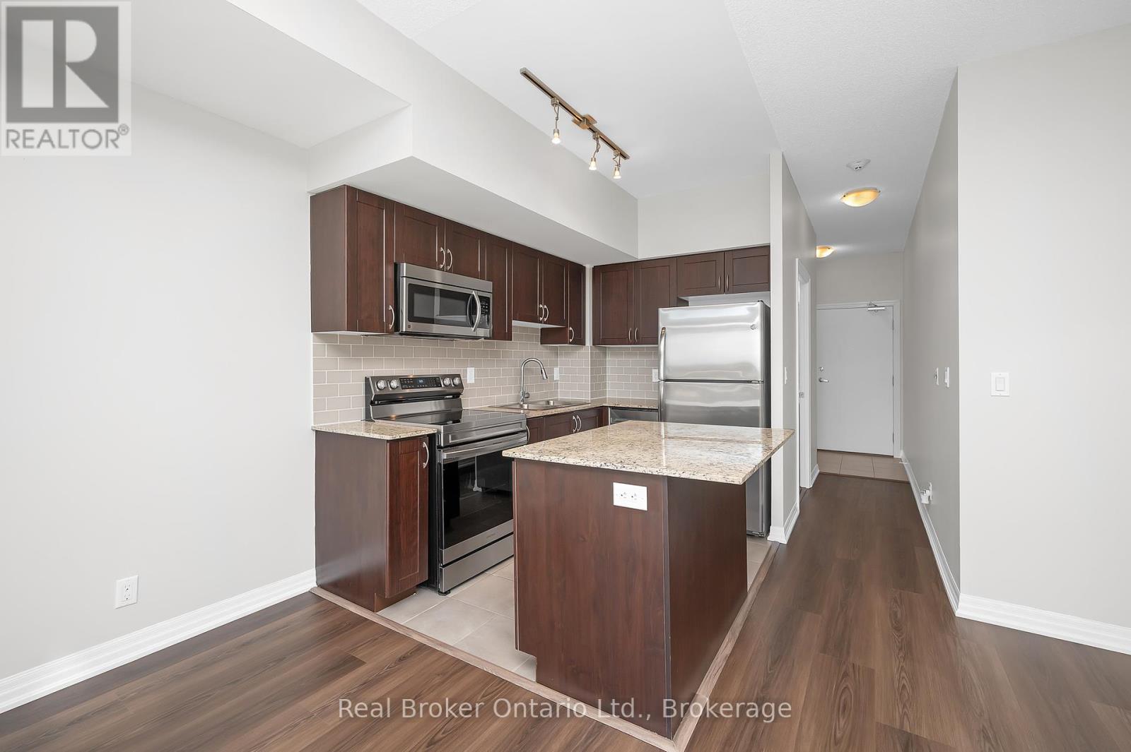 Photo 14 of 219 1940 Ironstone Drive, Burlington ON