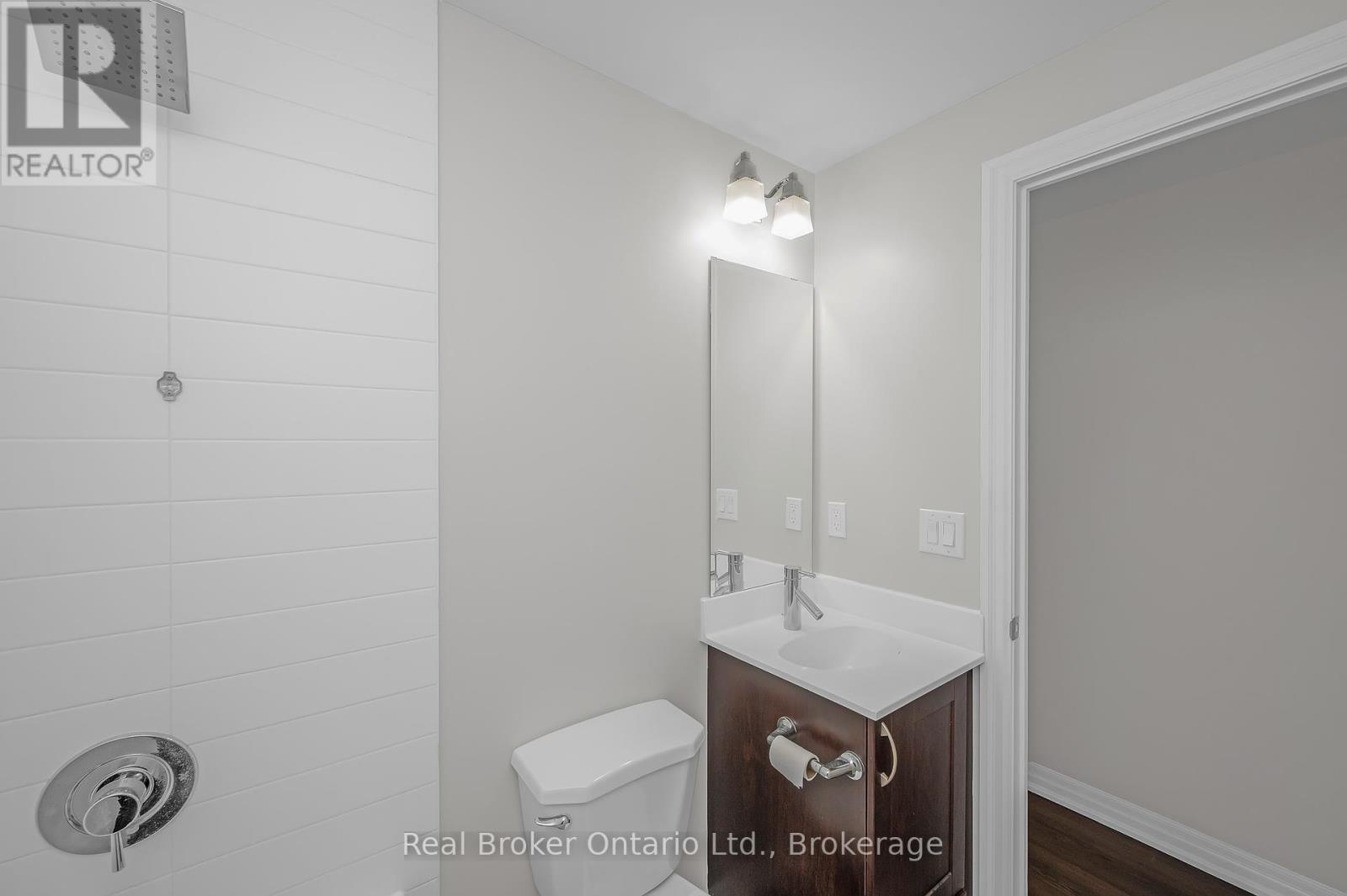 Photo 20 of 219 1940 Ironstone Drive, Burlington ON