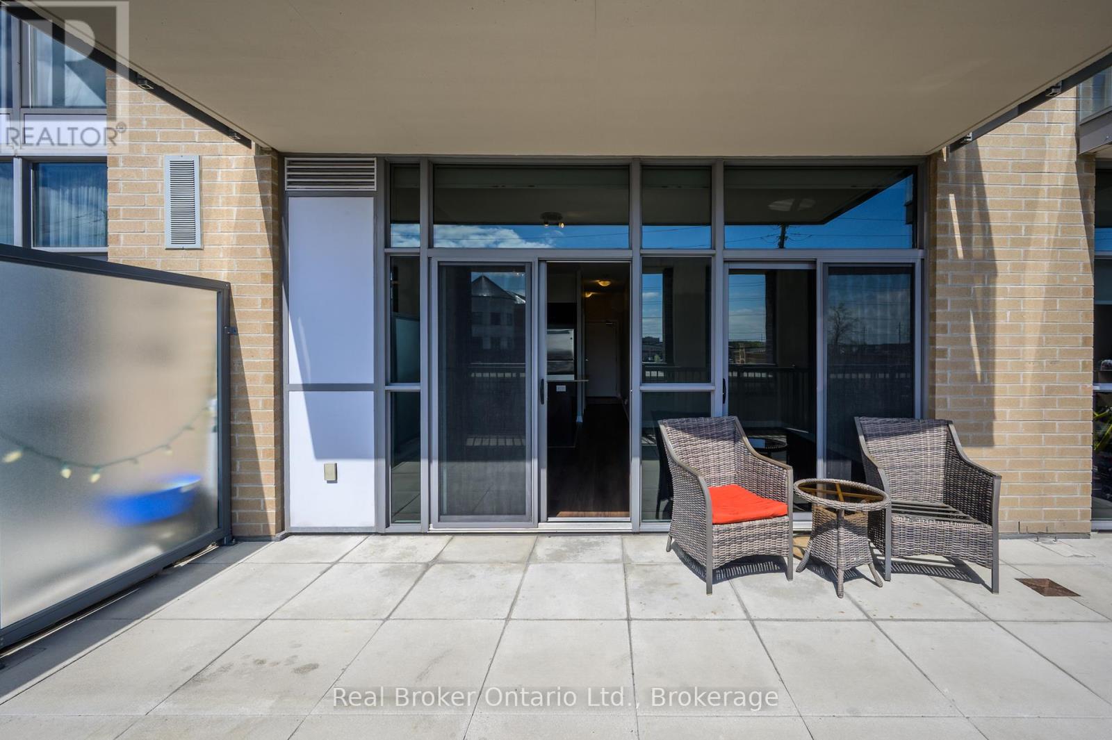 Photo 23 of 219 1940 Ironstone Drive, Burlington ON