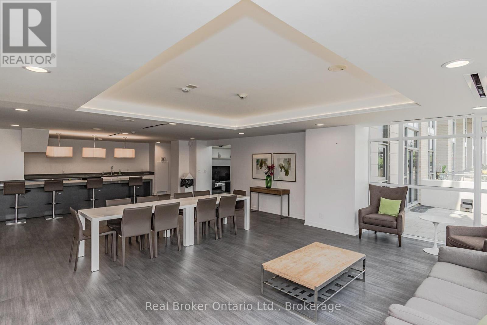 Photo 26 of 219 1940 Ironstone Drive, Burlington ON