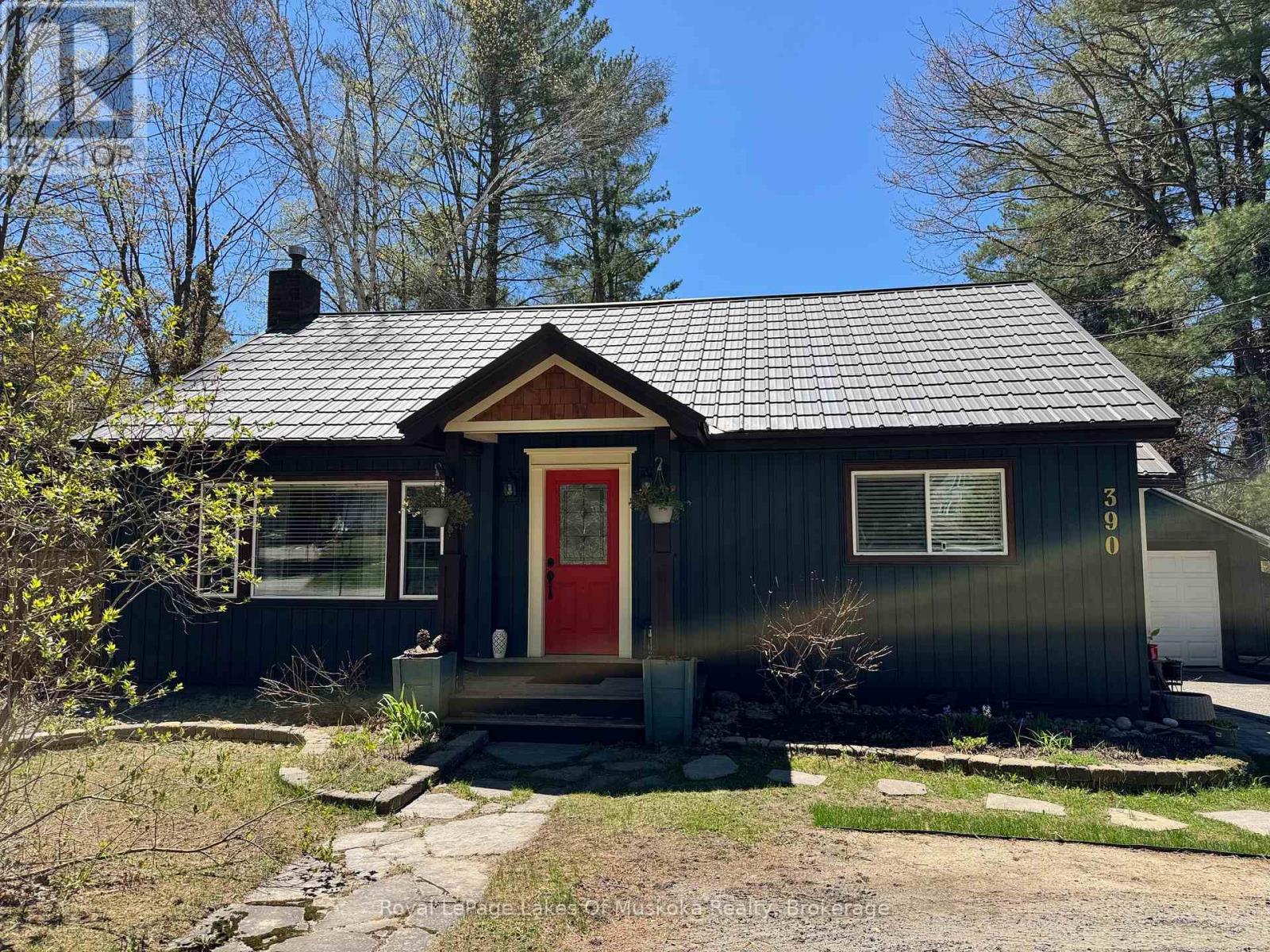Photo 38 of 390 Manitoba Street, Bracebridge ON