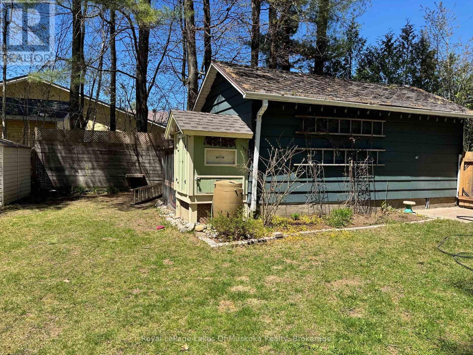 Photo 43 of 390 Manitoba Street, Bracebridge ON