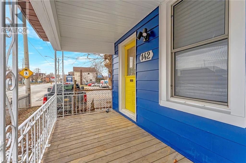 Photo 4 of 142 Sanford Avenue N, Hamilton ON